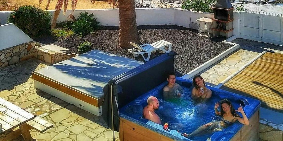 Wave Rider Surf Camp Hot Tub - Fuerteventura